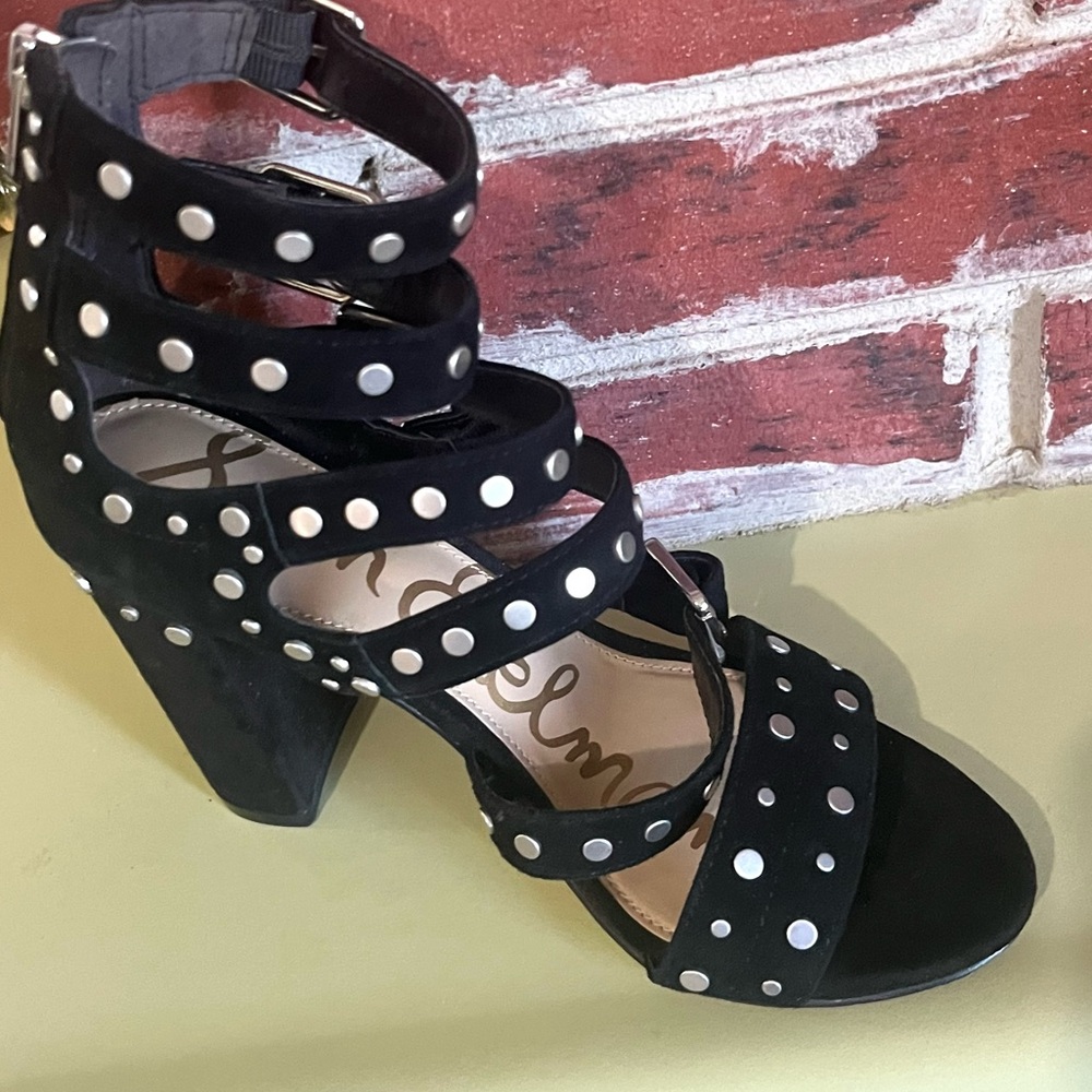 EUC: Sam Elderman black suede strappy sandals. Women’s size 6.